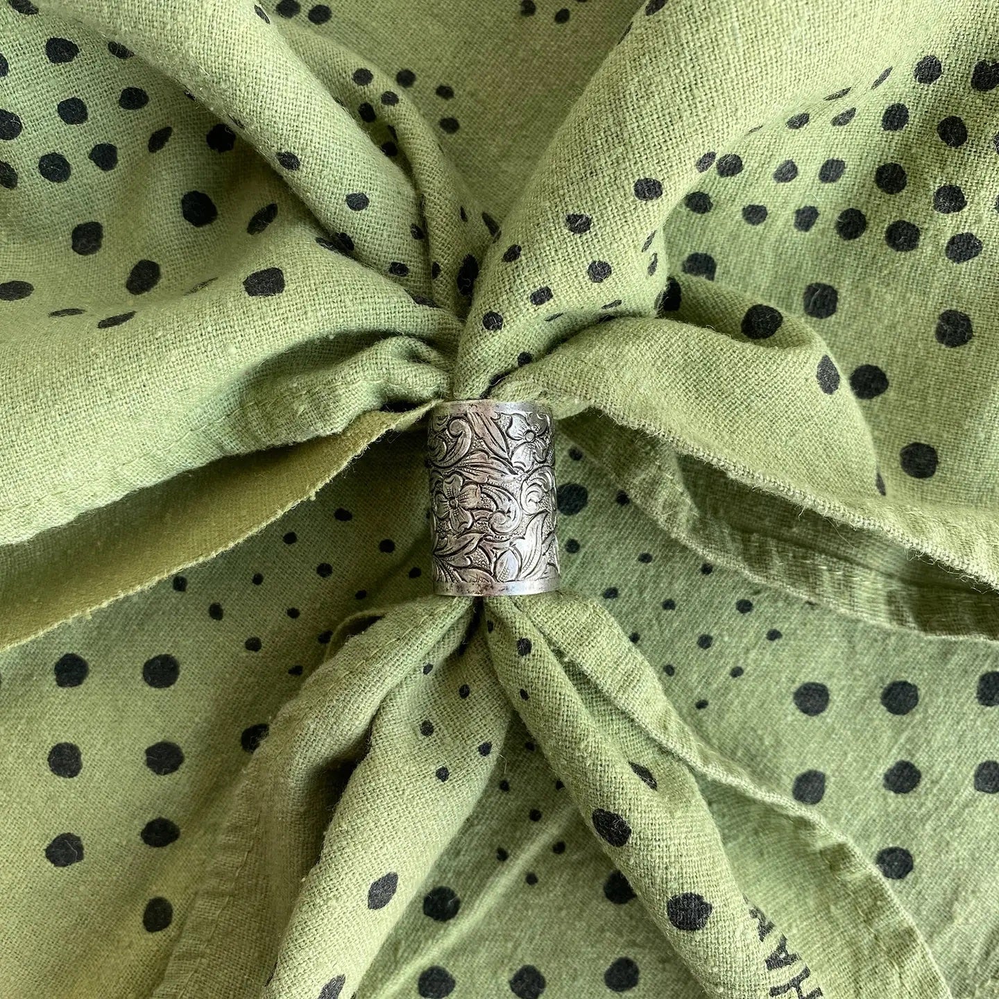 Dogwood Bandana Slide