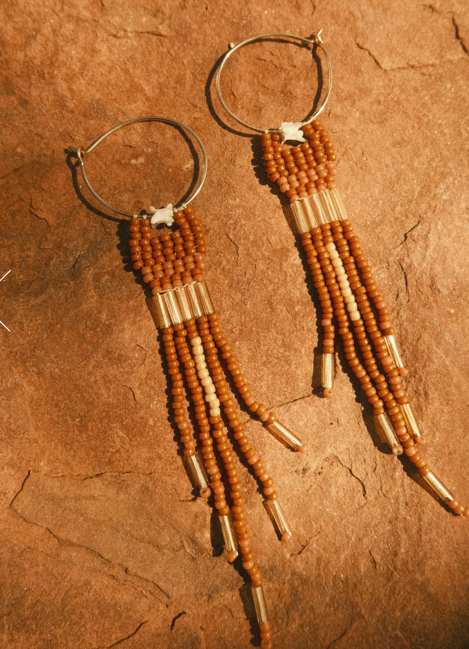 Coyote Crafted Ophidia Fringe Earring: Sandstone