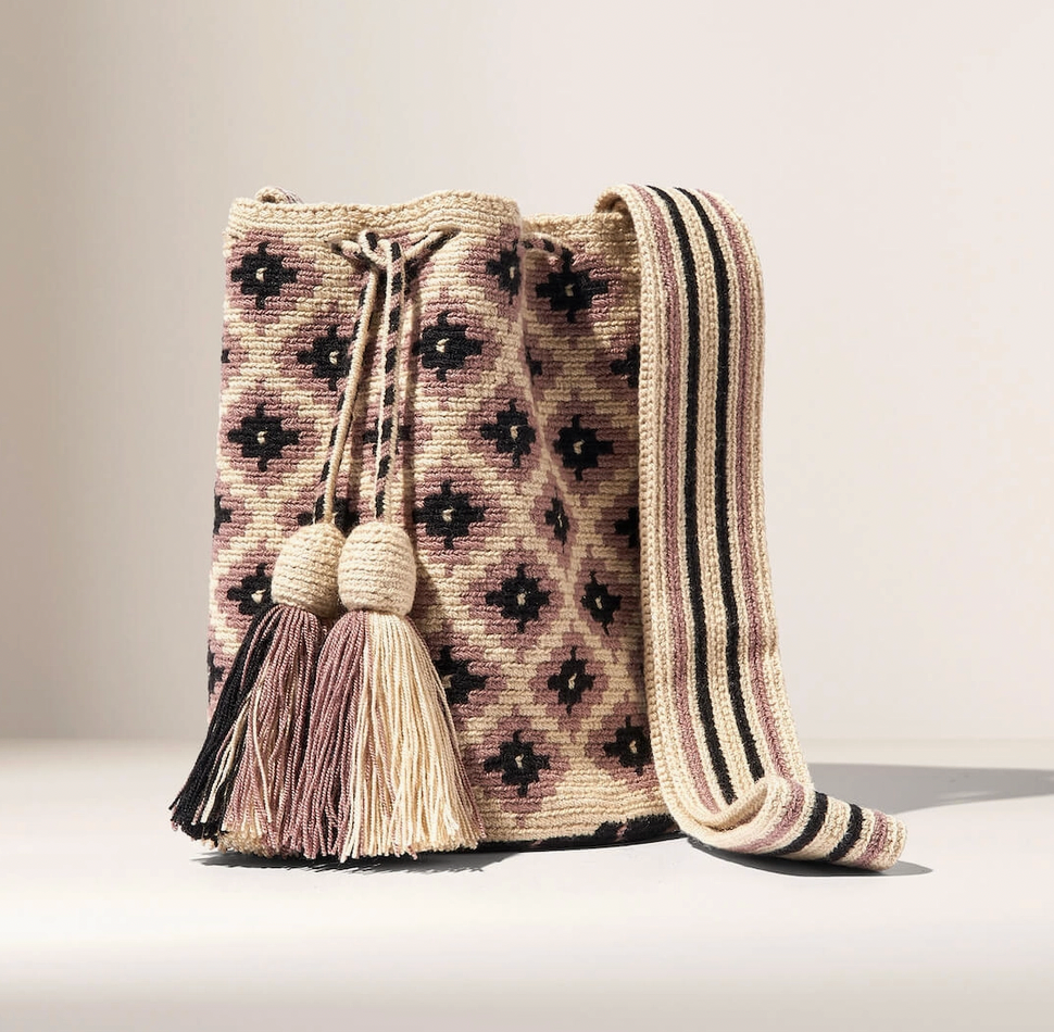 Lila Wayuu Crossbody Mochila